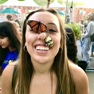 Meet your Posher, Caitlin